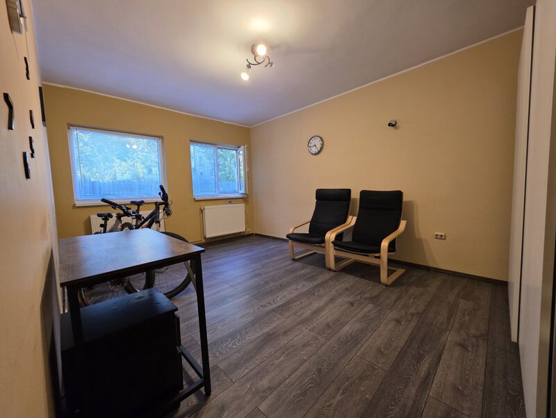 Casa cu curte de vanzare in Bucuresti, zona Lujerului, 3 camere, 130 mp utili.