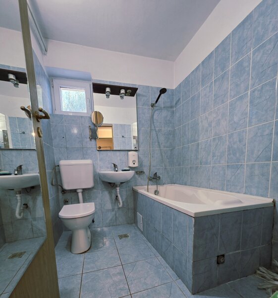 Casa cu curte de vanzare in Bucuresti, zona Lujerului, 3 camere, 130 mp utili.